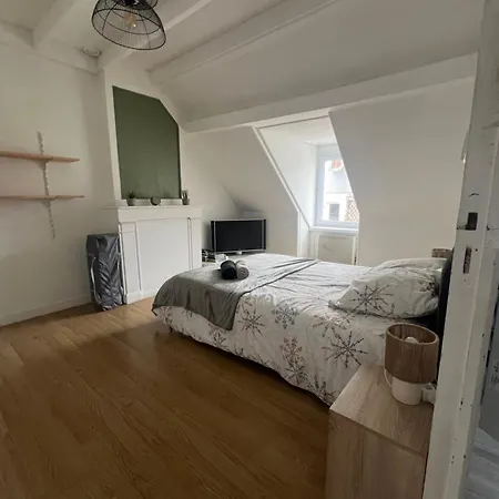 Wingflat Entier Centre Proche Naval Cité De La Quartier Calme *