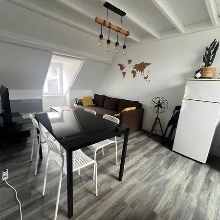 Wingflat Entier Centre Proche Naval Cité De La Quartier Calme