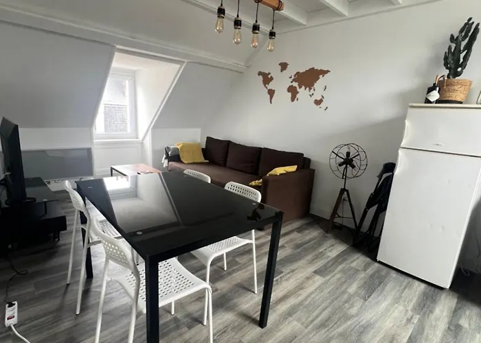 Wingflat Entier Centre Proche Naval Cite De La Quartier Calme